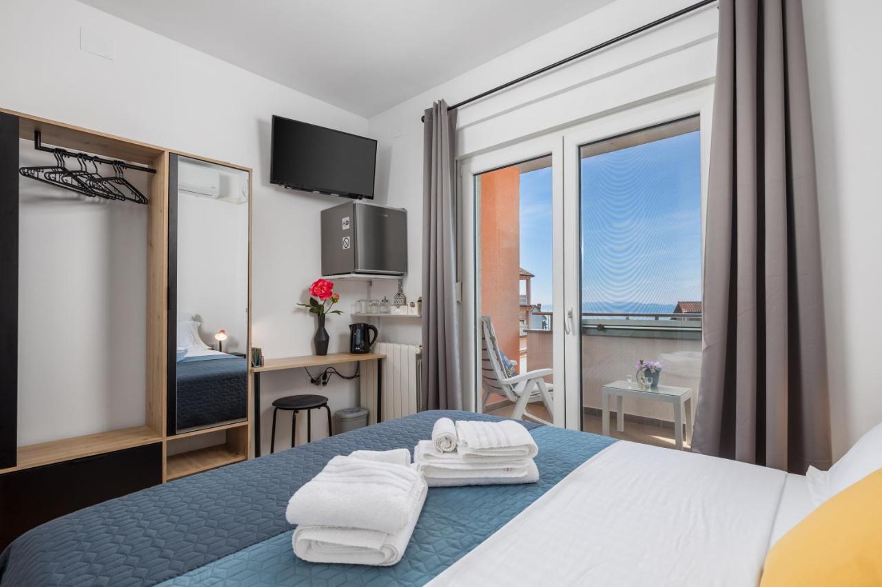My Way Room, Parking, Sea View, Terrace Fiume Esterno foto